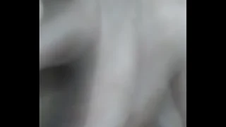 Madura excitada se masturba y se viene